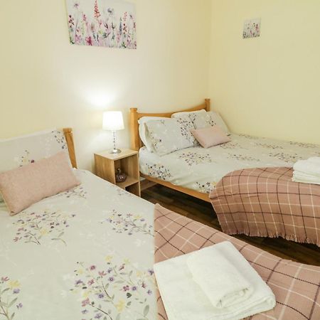 Tullyally, Redcastle Dış mekan fotoğraf